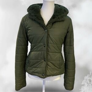 S GUESS Dark Olive Green Lightweight Puffer Jacket with Sherpa/Faux Fur Trim